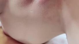长相甜美的骚妹妹露脸高颜值让小哥啪啪，无毛白虎逼特写好诱人让小哥舔弄，无套抽插揉骚奶子浪叫直接内射