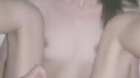 漂亮美眉 身材苗条 小娇乳 小粉穴 被大鸡吧无套输出 抠抠小菊花 看看什么时候开发