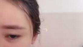极品尤物新人下海！超高颜值眼镜美女！白虎干净美穴，振动棒猛捅嫩穴，爽翻高潮喷水
