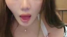 吊钟奶轻熟女，黑丝大长腿上演榨汁机，女上位啪啪做爱后入特写操逼