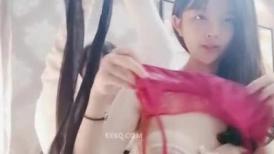 女神颜值姐妹花！一线天肥穴美女！双女激情极度诱惑，包臀裙红色丝袜，假屌自慰互舔骚逼