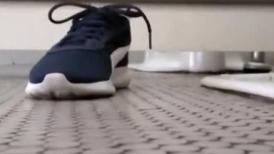 体育俱乐部游泳馆更衣室偷拍年轻的学妹
