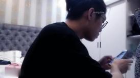 超高质量的顶级尤物，这幺漂亮这幺好的身材，穿上自带的情趣网袜，鼻血流一地
