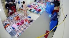 高价购入黑客破解 夜总会小姐集体宿舍摄像头偷拍不少身材不错制服美女换衣服全裸擦润肤露高清
