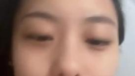 邻家妹妹型新人小妞！自慰炮友进来要操逼！闺蜜在隔壁床睡觉，69姿势互舔，怼着骚穴一顿操