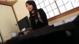 FC2 3116534 【無修正ｘ個人撮影】人の奥さん愛奴7号 高級住宅街に住むアラフォー人妻が愛奴になりたい！自宅で不倫中に旦那がまさかの帰宅！トイレに移動してこっそりSEX！