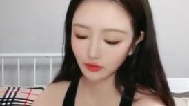 极品网红牙套美女！换上情趣装！吸吮大屌丝袜撕裆，翘起屁股后入猛顶，骑脸颜射爽翻天