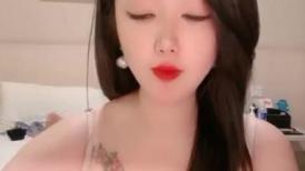 肉欲系颜值御姐！大奶肥臀韵味十足！假屌放桌子上骑坐，振动棒插骚穴，搞得好湿太骚了