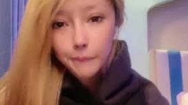 金发性感网红女神！独自一人酒店自慰！展示美足拨开内裤掰穴，揉搓无毛骚逼，振动棒抽插爽翻