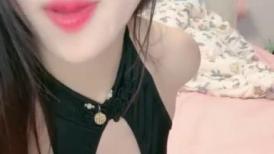 纯欲系极品美少女！性感情趣装黑丝袜！大红唇表情诱惑，假屌跳蛋双管齐下，抽插猛捅娇喘呻吟