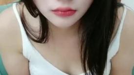 黑丝高跟露脸小骚逼全程高能直播大秀，性感的逼逼没有几根毛毛，让小哥道具抽插舔弄大鸡巴，撅着小屁股被草