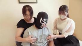 FC2 3125322 【乱交強制中出し】スナックを経営するデブママでは担保にならなかったので、お店で一番可愛い子を連れてきてもらいました。