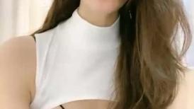 大波浪极品美御姐！性感美腿包臀裙！情趣开档内裤黑丝袜，大美臀地上骑坐假屌，抽插肥穴诱惑