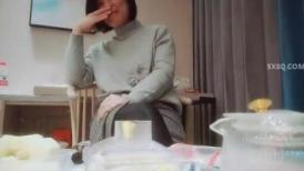【只约良妇】，泡良达人，大叔真是人妻收割机，良家骚逼想出轨，酒店扒光连干两炮爽了!