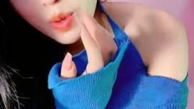 妖艳网红小骚货！性感情趣内衣！无毛肥穴极品翘臀，表情淫骚掰穴特写，娇喘呻吟非常诱惑