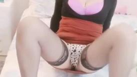 一群极品轻熟女露脸自慰，丰满大屁股超卖力口活，后入操逼