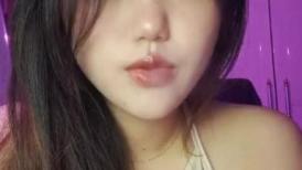 新来的甜美新人全程露脸制服诱惑，黑丝情趣大秀直播，镜头前艳舞诱惑奶子比心，漏出粉嫩逼逼刺激狼友好骚啊