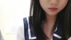 学生制服邻家小妹！和小男友居家操逼！主动骑乘位操无毛骚穴，美臀上下套弄，后入猛顶爽翻