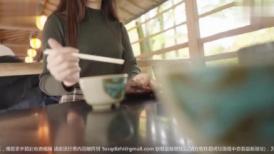 FC2 3138835 初撮影！！12/10まで限定！！【無修正】シネマ画風！奥ゆかしく慎ましさに包まれたポートレートモデルの巨乳美女・・・大量に潮を吹き下品な格好で幾度も果て乱れ体液まみれの膣内に2回中出し！！