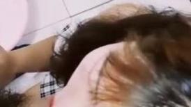 女朋友下班回来先拉过来吃会鸡巴，犒劳她一天的辛苦工作，女上位再坐一坐，放松腰椎！