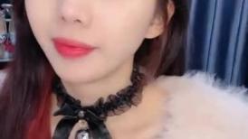 顶级美腿颜值女神！极度淫骚！跪地舔屌毒龙钻，扶屌主动骑乘深插，自摸揉捏奶子，浴室洗澡诱惑