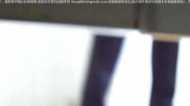小伙跑到写字楼女厕独占一个坑，拍了不少少妇，尿尿声音都很大 （无水）