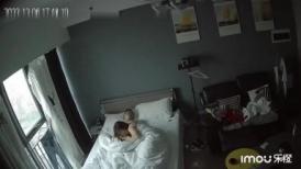 流出乐橙酒店偷拍❤️下班后和公司已婚骚妇开房偷情整点刺激的趴在窗子边开干