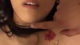 灌醉身材丰满的熟女大嫂各种姿势玩她的大肥鲍