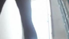 学校女厕偷拍粉衣同学肥美的大鲍鱼