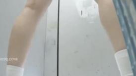 学校女厕偷拍极品JK裙妹子的小嫩鲍