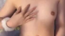 看看炮友想要被操开心的样子。女孩：你是舔逼界的君子，老公爽死啦，我要爽高潮了快点艹我  男：我要射你里面