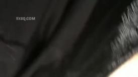 真实不演--制服女同事。女：我是骚货，艹死我，啊啊··操死我 用力用力，艹艹 用力操死我这个小贱人   男：别逼逼，屁股往后