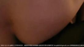 绿帽淫妻 流水了吗 嗯 进入你老婆的小骚逼太爽了 漂亮媳妇被单男操的很舒坦 骚叫不停 内射