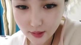 高颜值美少妇美羊羊露脸激情大秀，听狼友指挥揉奶玩逼吃棒棒糖，逼毛浓厚极致风骚抠逼浪叫，精彩不要错过