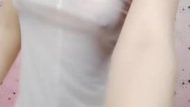 穿情趣装的小少妇露脸，性感的小屁屁，无毛白虎干净性感诱人，各种撩骚动作不断，揉奶玩逼浪叫呻吟好骚啊