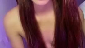 两个00后颜值美少女！超级嫩紧致小穴！幸福炮友操逼，撸硬特写视角抽插，浴室洗澡掰开小穴