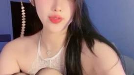 黑丝高跟大长腿，极品女神尤物来袭，全程高能淫声荡语互动撩骚，揉奶玩逼掰开给狼友看小穴，跳蛋摩擦自慰