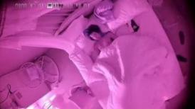 年终最后一天情侣们的晨炮 靓妹来姨妈都按耐不住骚动 男友卖力耕耘顶臀激射 滚烫蜜道真把持不住纷纷缴射 (1)