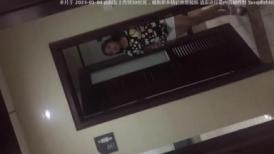 大神潜入办公楼连拍三位嫩B美女同事