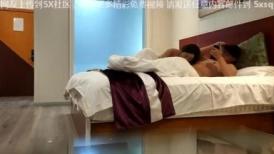 【丝足美腿泡良】，新晋探花，良家小少妇，颇有几分姿色，大长腿C罩杯，口交啪啪抠逼，激情爆操一番爽了