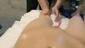 【黛西老师】，真实SPA按摩店偷拍，男人的梦想职业无毛粉嘟嘟，被扣得欲仙欲死瘫软