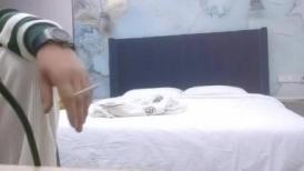 【无情的屌】，甜美小御姐，进门就凑到逼逼那里亲，欲火焚身倒立口交，狂草骚穴淫声浪语不断