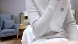 2023.3.26，【龟先入洞】，重金约兼职小美女，苗条可爱，小逼逼还挺粉，被爆操一番叫声销魂蚀骨，推荐