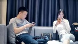 高质量牛仔裤性感修身小姐姐 说她是练舞蹈的 美腿美臀一字马大力叉开逼穴诱惑啪啪猛力吸吮冲刺操穴【水印】