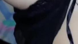 小少妇在家啪啪 有点害羞 很喜欢看这种原生态的自拍 表情很真实