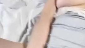 爆乳肥臀露脸极品女模特伺候大哥啪啪，乖巧听话口交大鸡巴让大哥草骚奶子