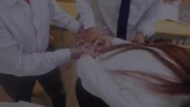 巨乳教師の多人凌辱 娃娃の首次潮吹後再被顏射