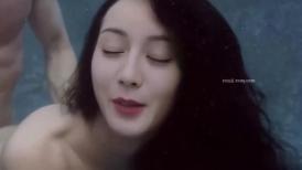 迪丽热巴 - 在泳池水里性爱，超赞的唯美性爱，神乎其神的换脸技术