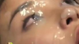 猎奇颜射 真正人体精厕 哪里有洞射哪里七窍都填得满满的 鼻子吸入了好多精液