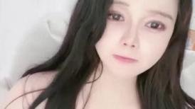 网红尤物颜值美女！肉肉身材大肥臀！脱光光假屌自慰，猛捅深插流白浆，翘起屁股后入